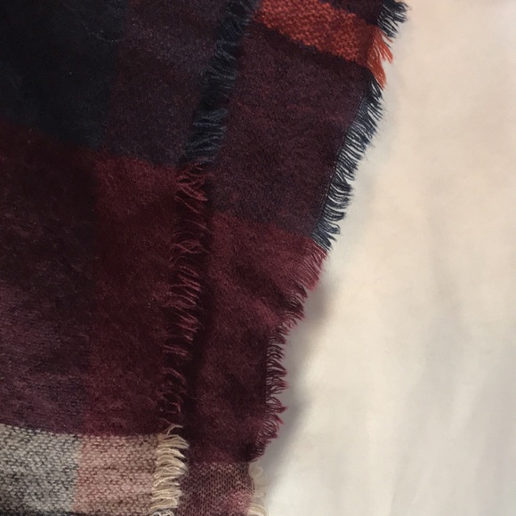 Shawl - Picture 4 of 6